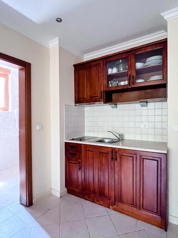 Garden Apartments In Santa Marina Village Sozopol Exterior foto
